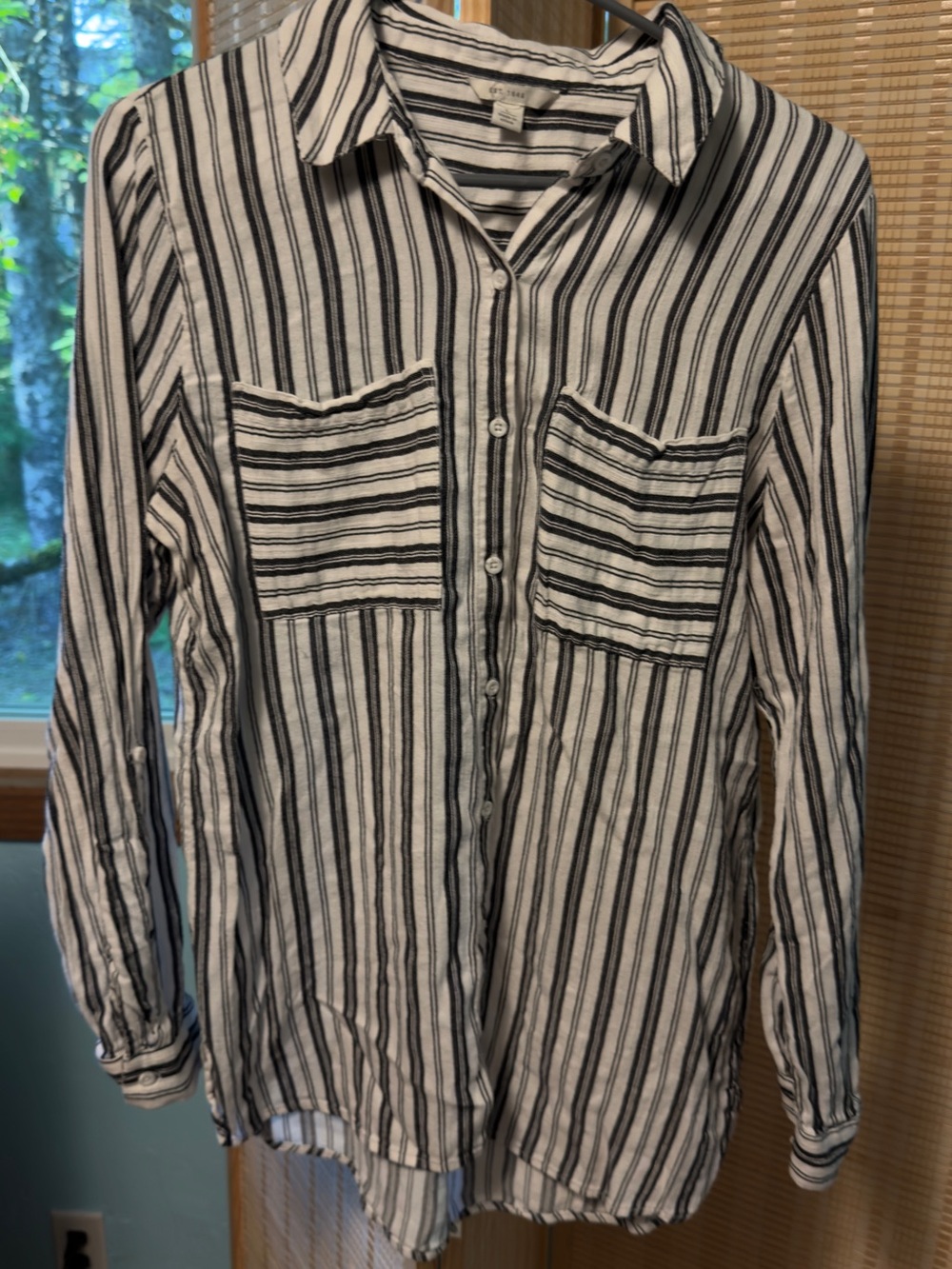 Striped Long-Sleeve Button-Up Shirt - Black & White